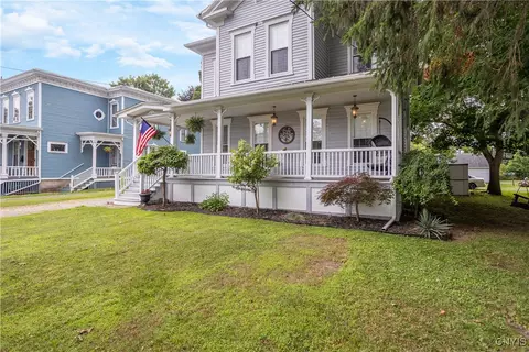 308 Seneca St, Oneida, NY 13421 photo 2