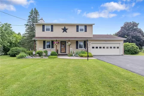 4956 Crestwood Ln, Onondaga, NY 13215