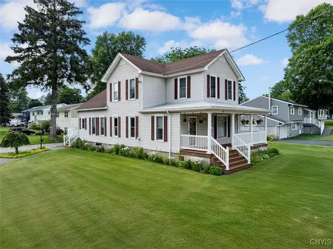 51 State St, Oneida, NY 13421 photo 2