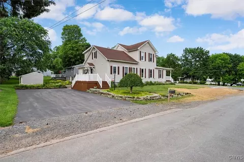 51 State St, Oneida, NY 13421 photo 3