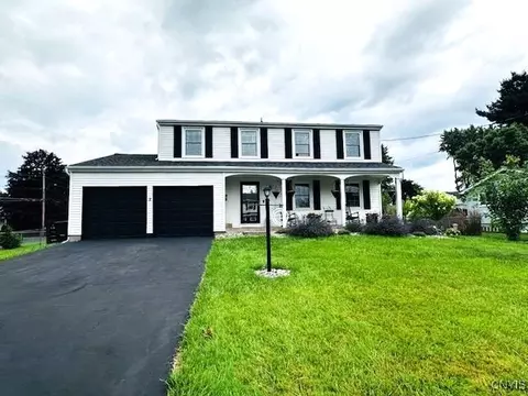 2 Glenburn Rd, Liverpool, NY 13090