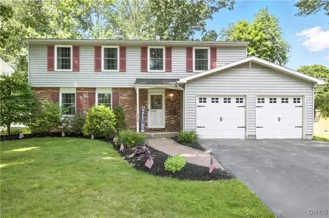 208 Single Dr, Syracuse, NY 13212