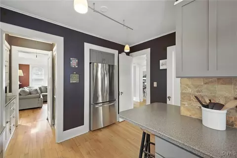 Entry Way - 306 Berkeley Dr, Syracuse, NY 13210 photo 4 of 5