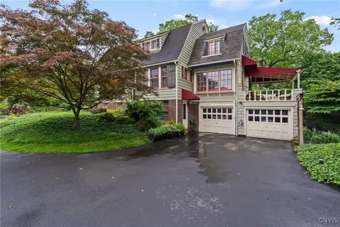 Exterior - 306 Berkeley Dr, Syracuse, NY 13210 photo 2 of 11