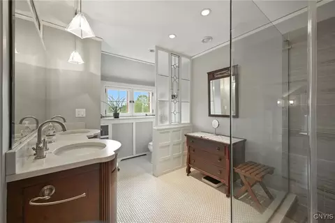 Bath - 306 Berkeley Dr, Syracuse, NY 13210 photo 2 of 3