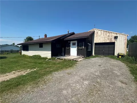 9560 Five Mile Line Rd, Ogdensburg, NY 13669