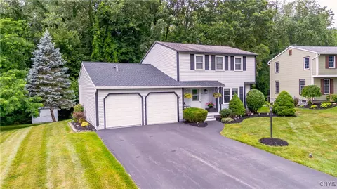 8421 Quadrant Ln, Baldwinsville, NY 13027