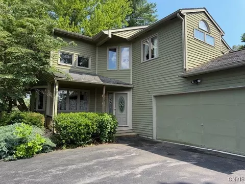 125 Woodspath Rd, Salina, NY 13090