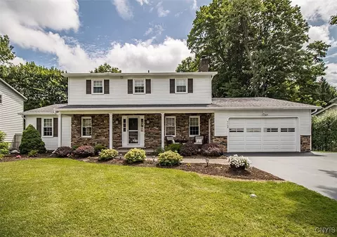 4768 Edgeworth Dr, Manlius, NY 13104
