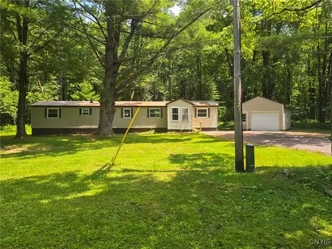 7770 Dixon Rd, Vienna, NY 13316