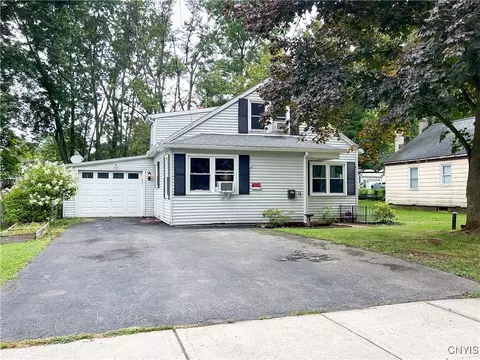 9 Curtis Ave, Lysander, NY 13027