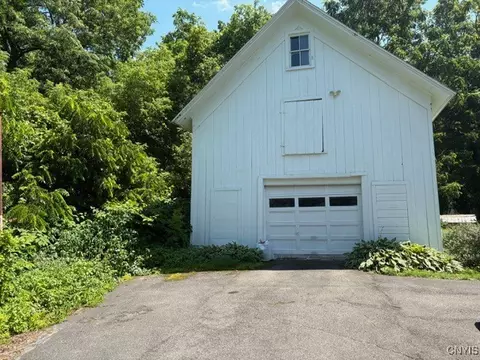 Exterior - 256 E Walnut St, Oneida, NY 13421 photo 1 of 3