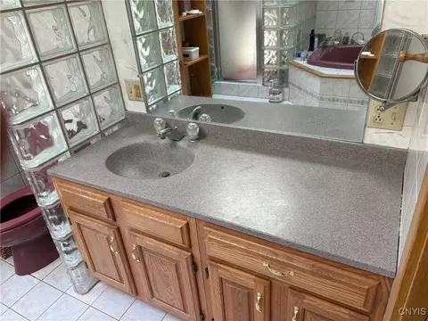 Bath - 256 E Walnut St, Oneida, NY 13421 photo 3 of 4