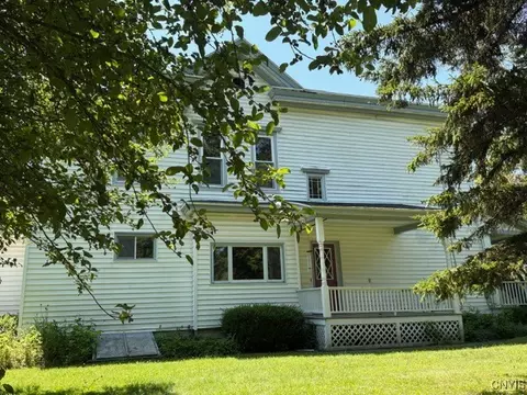 Exterior - 256 E Walnut St, Oneida, NY 13421 photo 2 of 3