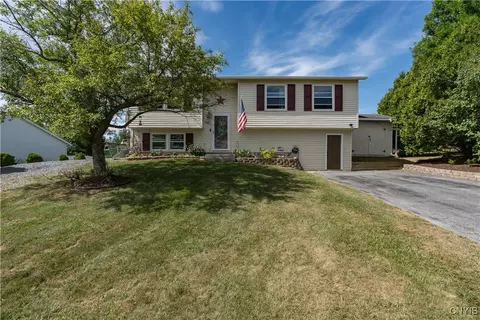33011 Carpenter Dr, Philadelphia, NY 13673
