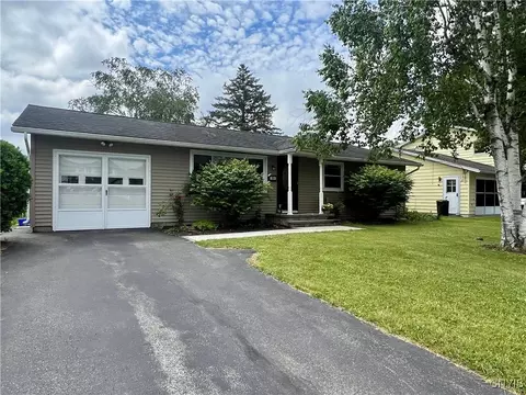 206 Wembridge Dr, East Syracuse, NY 13057