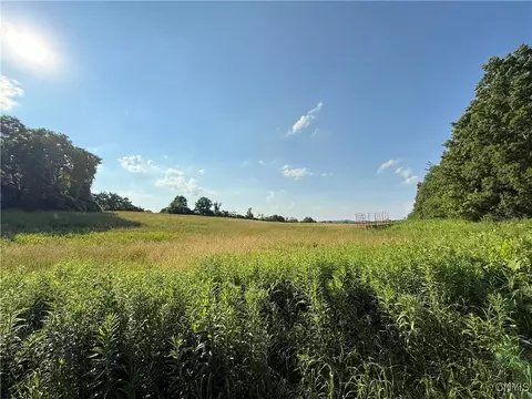 2359 Sands Rd, Camillus, NY 13031