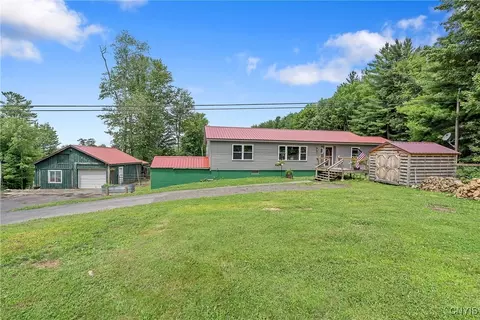 1037 County Route 17, Bernhards Bay, NY 13028