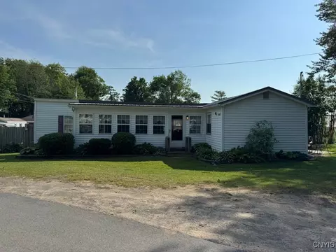 47063 Carnegie Bay Rd, Alexandria, NY 13607