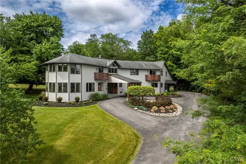 19 Narla Ln, New Hartford, NY 13413