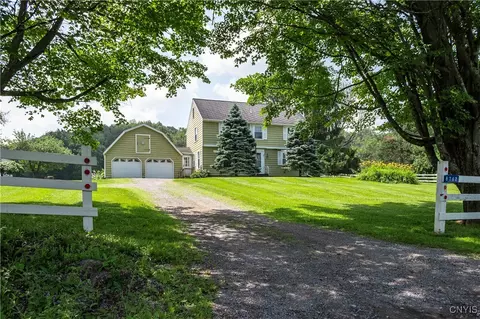 8762 Grange Hill Rd, Paris, NY 13456
