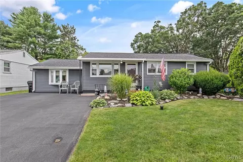 511 Drexler St, Salina, NY 13088