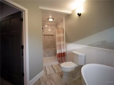 Bath - 2480 Middle Rd, Oneida, NY 13421 photo 2 of 3