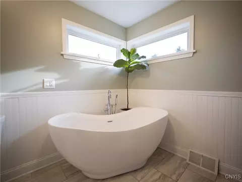 Bath - 2480 Middle Rd, Oneida, NY 13421 photo 1 of 3