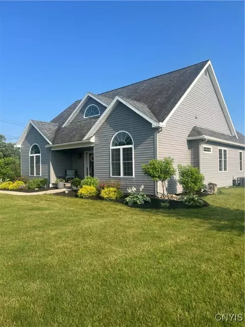 Exterior - 2480 Middle Rd, Oneida, NY 13421 photo 3 of 7