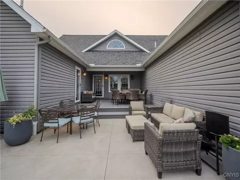 Exterior - 2480 Middle Rd, Oneida, NY 13421 photo 6 of 7