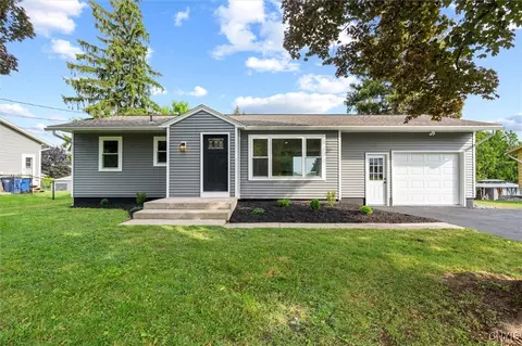 105 Benoit Dr, Geddes, NY 13209