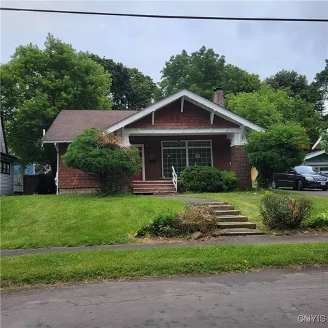 271 Fenway Dr, Syracuse, NY 13224