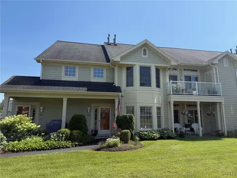 2301 Greymoor Way, Lysander, NY 13027