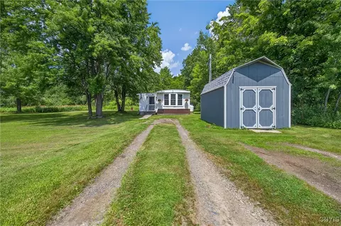 2762 County Route 45, Volney, NY 13069