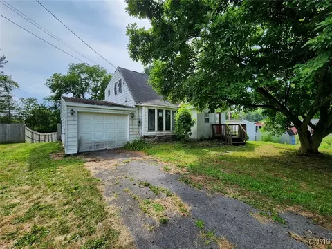 8241 Oswego Rd, Lysander, NY 13027