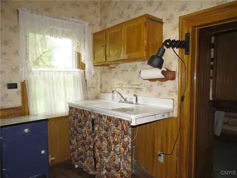 Kitchen - 164 Kanzog Rd, German Flatts, NY 13407 photo 2 of 3
