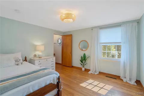 Bedroom - 7 Beach Rd, Marcellus, NY 13108 photo 4 of 7