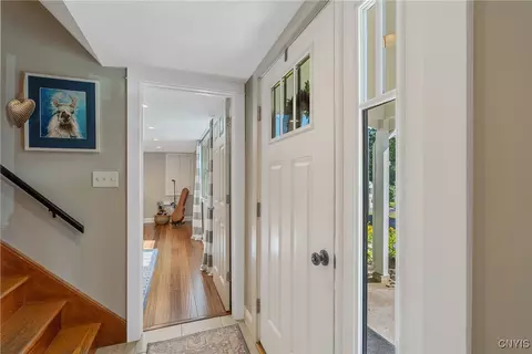 Entry Way - 7 Beach Rd, Marcellus, NY 13108 photo 2 of 2