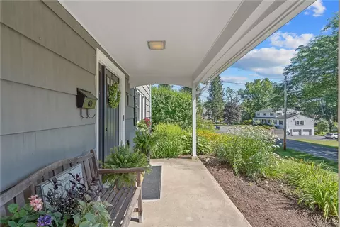 Exterior - 7 Beach Rd, Marcellus, NY 13108 photo 3 of 10