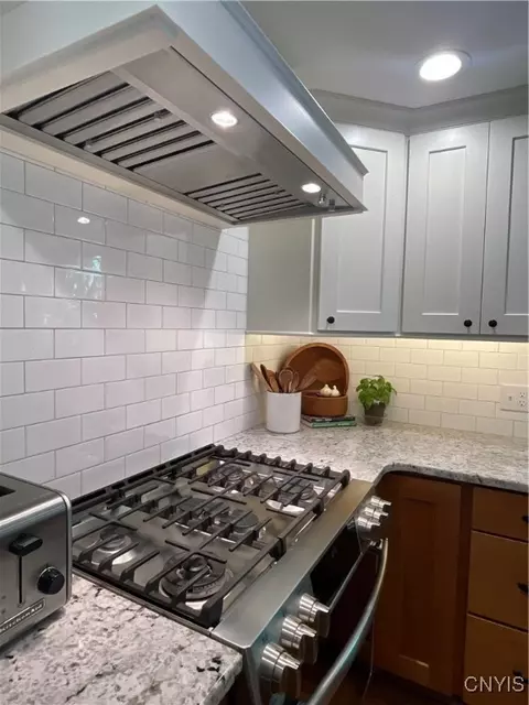 Kitchen - 7 Beach Rd, Marcellus, NY 13108 photo 6 of 12