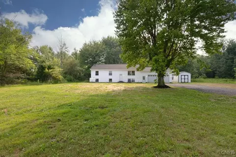 43 Ritchie Rd, Granby, NY 13069