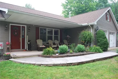 512 County Route 1, Oswego, NY 13126