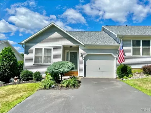 153 Timber Wolf Cir, Geddes, NY 13209