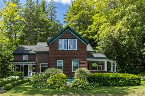 1739 Cardner Rd, New Woodstock, NY 13122