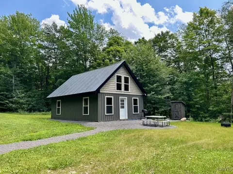 516 N Wart Rd, Boylston, NY 13083