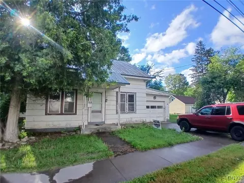 14 Wolcott St, Camden, NY 13316