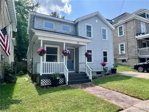 26 Varick St, Oswego, NY 13126