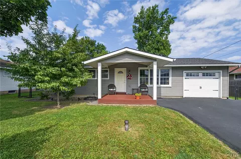 115 Wembridge Dr, East Syracuse, NY 13057
