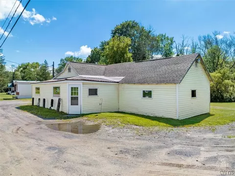 8460 Old River Rd, Marcy, NY 13403 photo 2