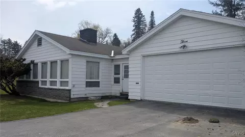 3 Westwood Ln, New Hartford, NY 13413